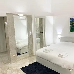 https://giorgi-lux.taorminaitalyhotels.com